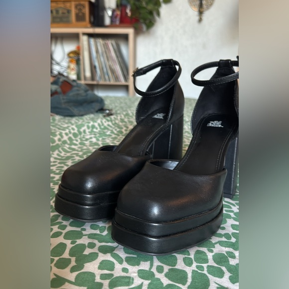 Wild Fable Black Platform Ankle Strap Shoes - Picture 1 of 3
